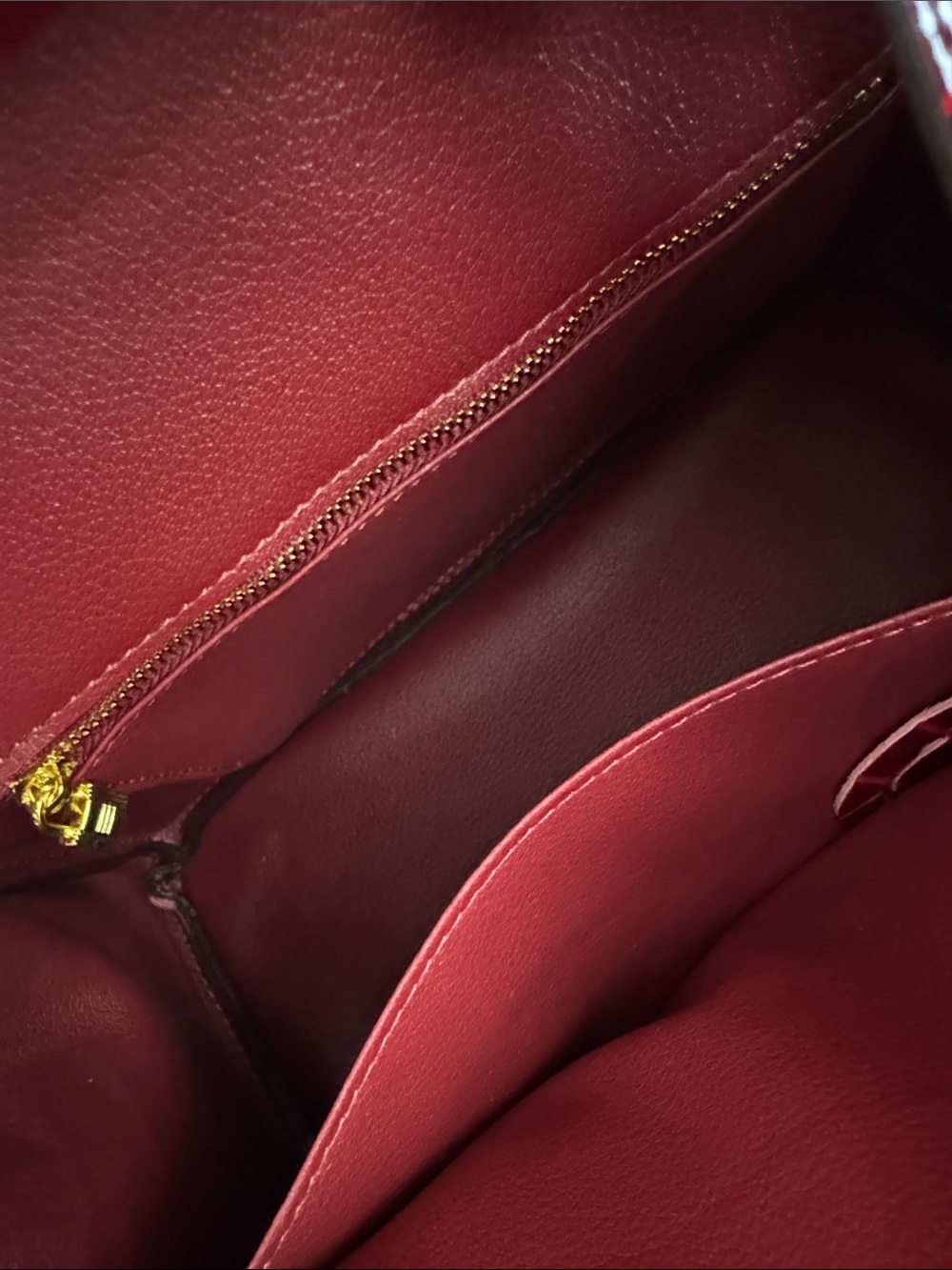 Burgundy Croc-Embossed Tote Bag with Gold Hardware, 30 cm (11.8 inches). - Picture 9 of 12